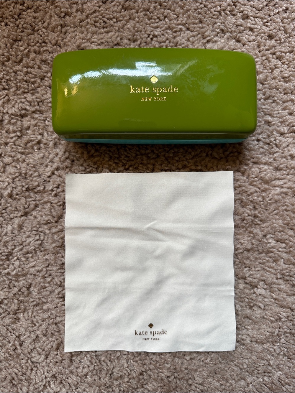 kate spade Sunglasses Case with Cleaning Cloth